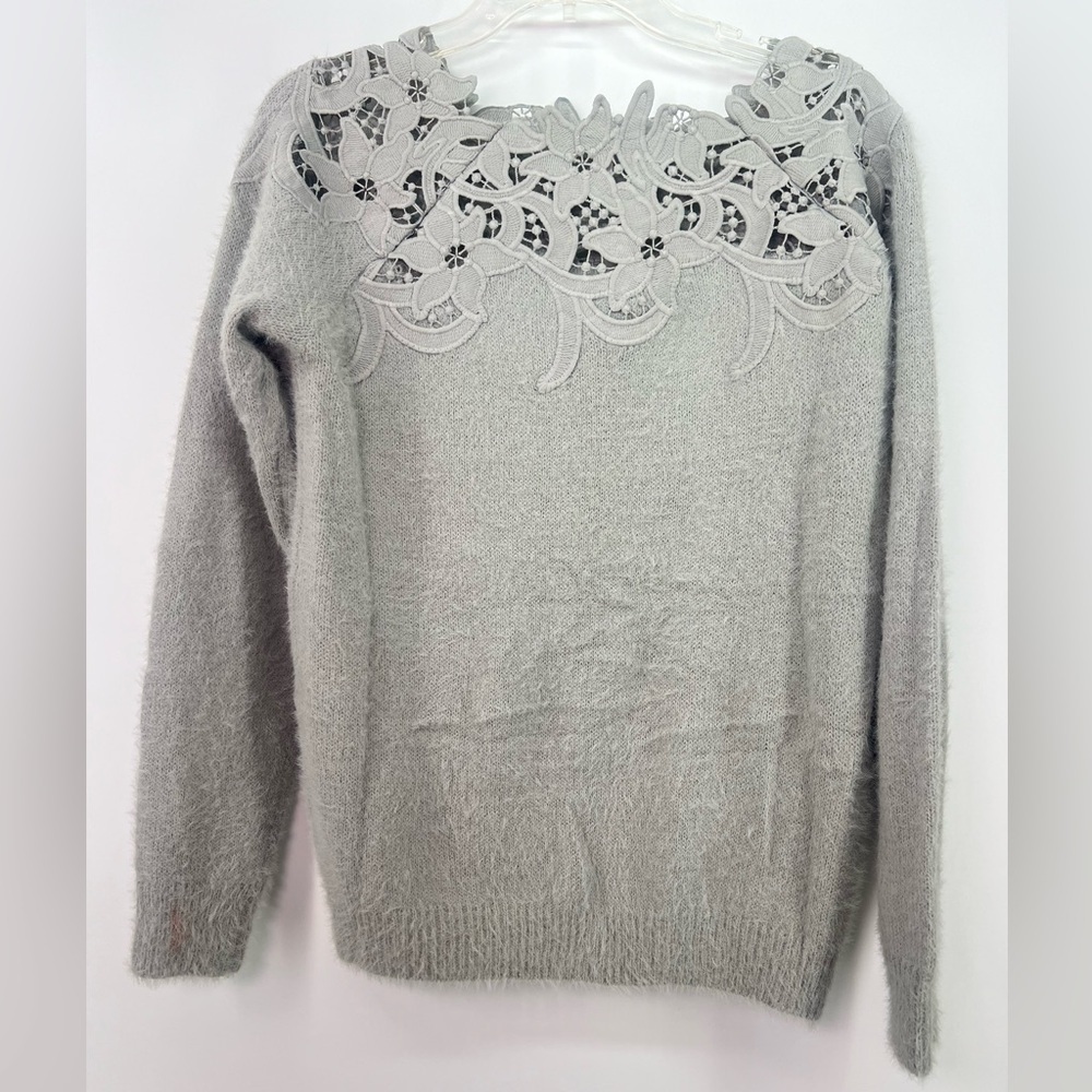 NWT En Crème Sincerely Yours Gray Knit Sweater Lacy Cutout Appliqué Back S/M - Picture 7 of 13